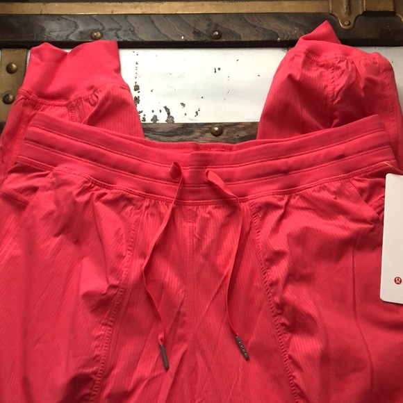 NWT Lululemon Dance Studio Relaxed Fit MR Cargo Jogger Size Medium in Glaze Pink - Picture 5 of 9